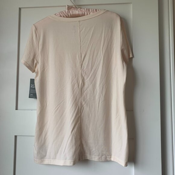 NWT Gap Workout Tee - Picture 4 of 4